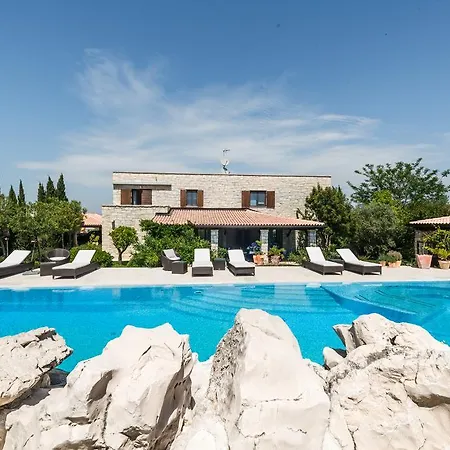- Maria Apartment